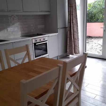 The Helm Garden Terrace Apartment *
